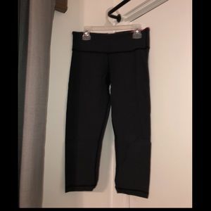 Mid calf length athletic leggings